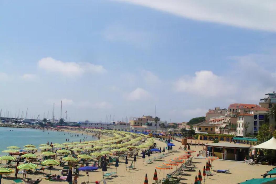Giardino In Citta; Centralissimo Sanremo Ngoại thất bức ảnh